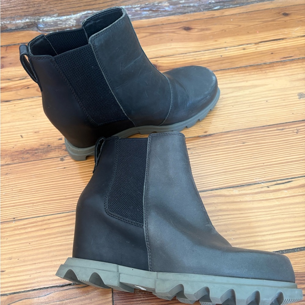 Sorel Black Chelsea Wedge Booties with Lug Sole